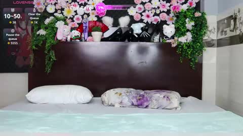 _skitlstrynka_ online show from May 12, 2026, 2:41 am