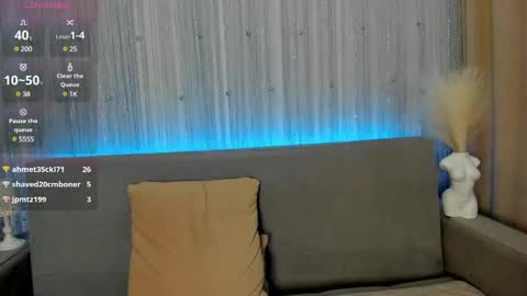 _smetanka_ online show from February 11, 2025, 8:42 pm