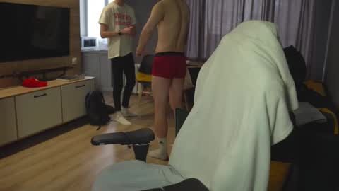 OLIVERpvt is open online show from March 10, 2025, 12:04 pm