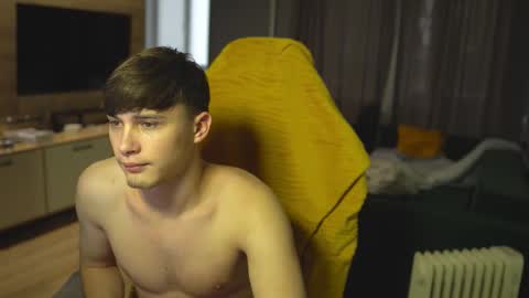 OLIVERpvt is open online show from September 15, 2025, 3:17 am