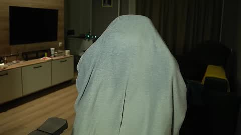 OLIVERpvt is open online show from February 19, 2026, 4:03 pm