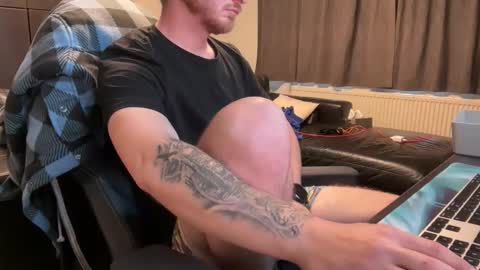 _stevie___ online show from October 24, 2025, 3:30 pm