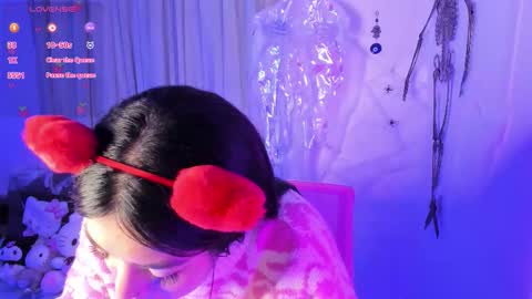 Snapshot of _strawberrycream chatting on October 25, 2025, 1:57 am Angela online show from October 25, 2025, 1:57 am