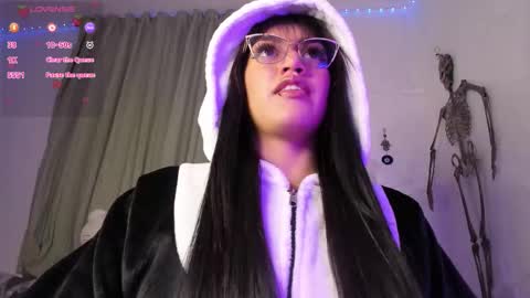 Snapshot of _strawberrycream chatting on October 29, 2025, 2:47 am Angela online show from October 29, 2025, 2:47 am