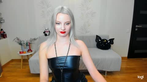 Marie online show from January 24, 2025, 1:03 pm