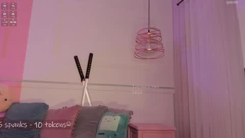 _tammarra_ online show from February 14, 2025, 5:57 pm