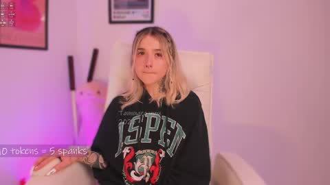 _tammarra_ online show from April 7, 2026, 8:20 pm