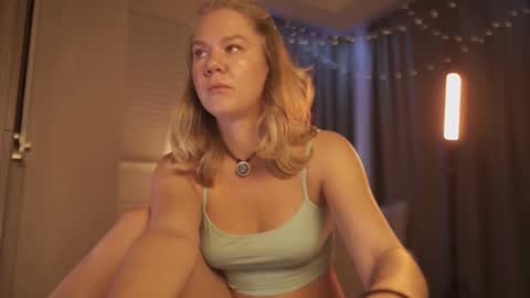 Annie online show from February 8, 2026, 5:00 am