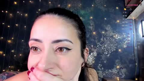 _thenightmoon_ online show from November 23, 2025, 12:38 pm