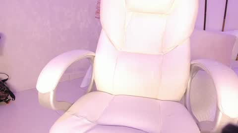 Snapshot of _tinyrousse_ chatting on January 19, 2025, 7:58 pm Rousse online show from January 19, 2025, 7:58 pm
