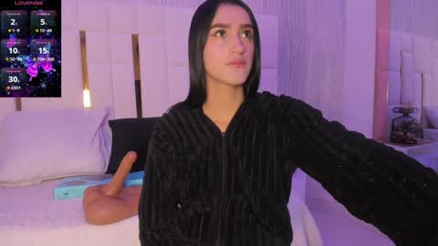 Snapshot of _tinyrousse_ chatting on January 21, 2025, 5:09 pm Rousse online show from January 21, 2025, 5:09 pm