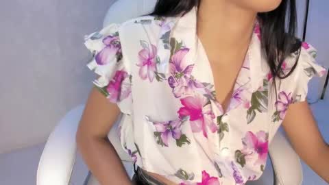 Snapshot of _tinyrousse_ chatting on February 28, 2025, 7:14 pm Rousse online show from February 28, 2025, 7:14 pm
