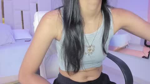 Snapshot of _tinyrousse_ chatting on October 3, 2025, 7:22 pm Rousse online show from October 3, 2025, 7:22 pm