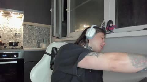 _torfin_ online show from March 10, 2025, 8:34 pm