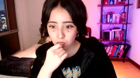 luna online show from February 26, 2025, 11:26 pm