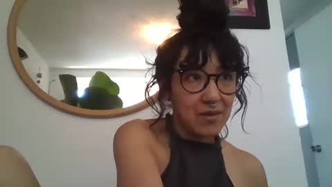 _tutti_frutti_ online show from February 17, 2026, 7:09 pm