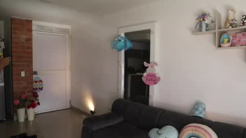 Anastasia Vahos online show from April 15, 2026, 5:20 pm