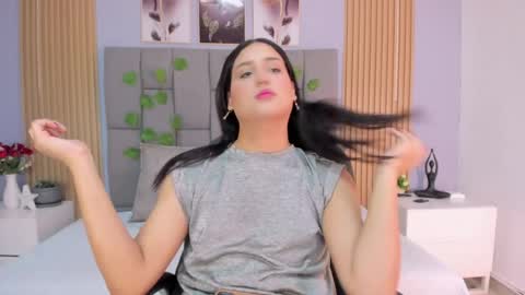 _valerycooper online show from April 6, 2026, 12:06 pm
