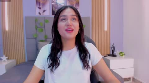 _valerycooper online show from April 12, 2026, 12:32 pm