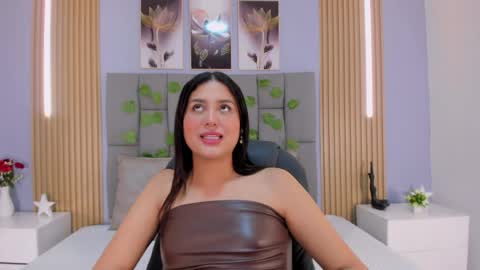 _valerycooper online show from April 23, 2026, 12:29 pm