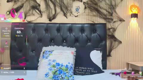 Veronica  online show from October 31, 2025, 4:35 am