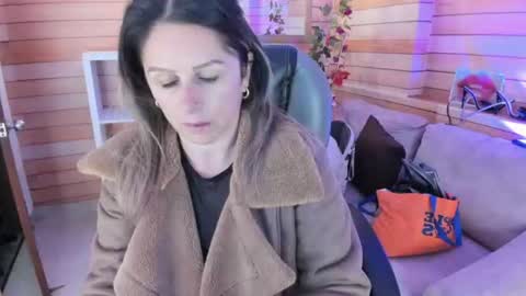 Snapshot of _victoria_collins chatting on July 4, 2026, 10:10 am Sol online show from July 4, 2026, 10:10 am