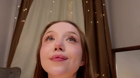 Snapshot of _violet_mills_ chatting on January 12, 2025, 2:24 am Violet online show from January 12, 2025, 2:24 am