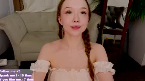 Snapshot of _violet_mills_ chatting on January 17, 2025, 2:29 am Violet online show from January 17, 2025, 2:29 am