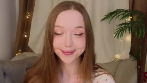 Snapshot of _violet_mills_ chatting on February 13, 2025, 11:26 pm Violet online show from February 13, 2025, 11:26 pm