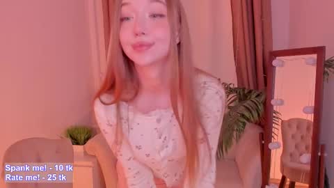 Snapshot of _violet_mills_ chatting on October 22, 2025, 2:34 am Violet online show from October 22, 2025, 2:34 am