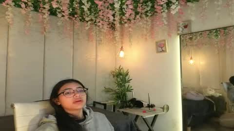 Snapshot of _viollettenoir_ chatting on May 10, 2026, 11:15 am online show from May 10, 2026, 11:15 am