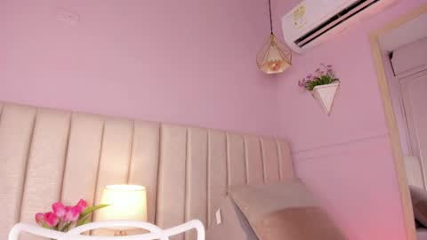 _wendy_x online show from April 14, 2026, 11:38 am