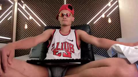 Snapshot of _white_fox_ chatting on February 14, 2025, 3:33 am white fox online show from February 14, 2025, 3:33 am