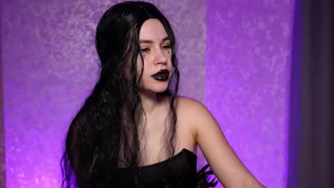 _white_mask_ online show from December 19, 2025, 11:50 am