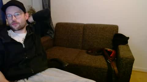 Snapshot of _whoisthatguy_ chatting on November 29, 2025, 5:38 pm _whoisthatguy_ online show from November 29, 2025, 5:38 pm