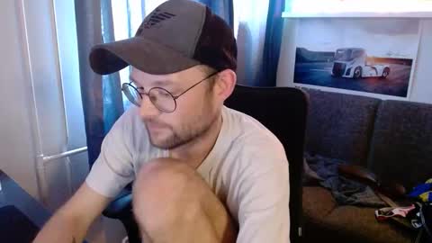 Snapshot of _whoisthatguy_ chatting on May 27, 2026, 5:21 pm _whoisthatguy_ online show from May 27, 2026, 5:21 pm