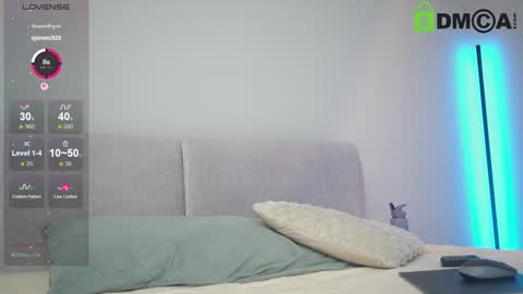 Lily online show from November 17, 2025, 8:47 pm