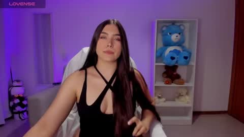 Snapshot of _wtdreamgirl chatting on July 13, 2026, 7:44 am Luisa online show from July 13, 2026, 7:44 am
