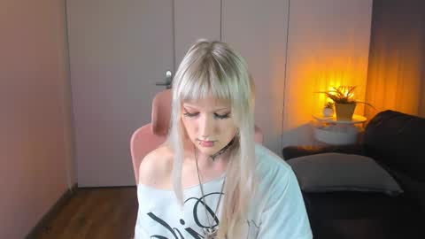 Emy online show from April 4, 2026, 7:22 pm