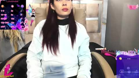 Yuyi online show from March 22, 2026, 11:46 am