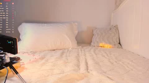 Snapshot of a1l3na_al3 chatting on September 15, 2025, 9:53 am   Alena  online show from September 15, 2025, 9:53 am