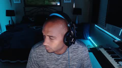 a4orce online show from October 12, 2025, 2:43 am