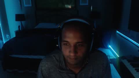 a4orce online show from November 14, 2025, 3:05 am