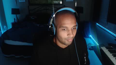 a4orce online show from November 18, 2025, 1:55 am