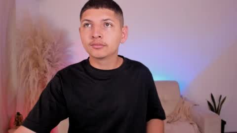 a_lejandro_0_8 online show from April 4, 2026, 10:57 am