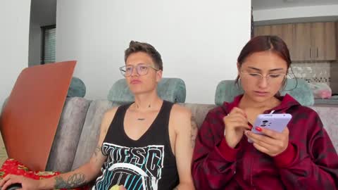 A Sexy Couple online show from December 4, 2024, 7:12 pm