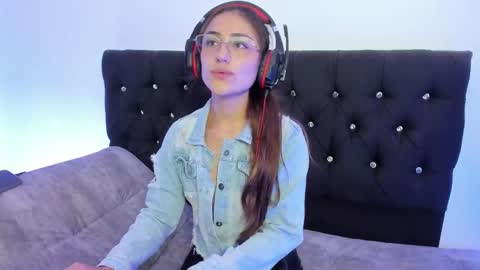 A Sexy Couple online show from November 18, 2025, 7:18 pm