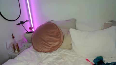 Aaliyahlayla online show from January 19, 2025, 2:36 am