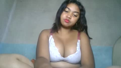 Snapshot of aariciah chatting on April 13, 2026, 6:52 am aariciah online show from April 13, 2026, 6:52 am