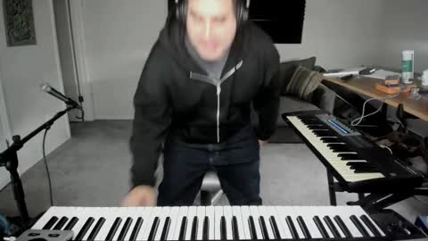 Aaron online show from November 15, 2025, 5:09 pm